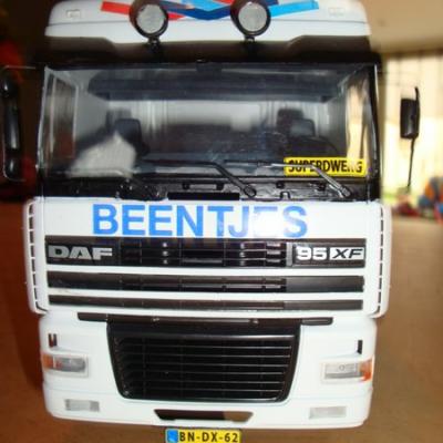 Beentjes 12 800x600